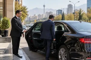 ماشین در اختیار چیست؟ تفاوت خودرو در اختیار با تاکسی دربستی + رزرو فوری